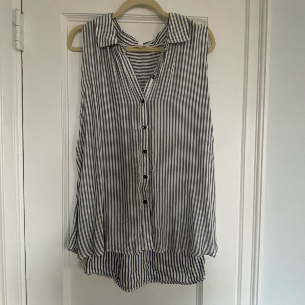 Splendid sleeveless blouse